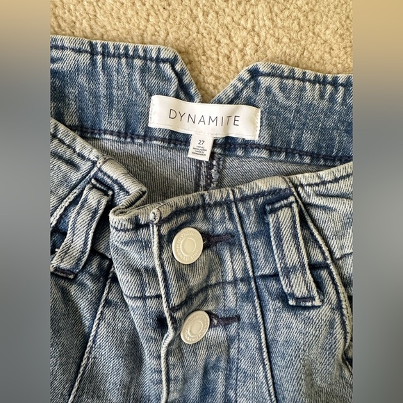 Dynamite Light Wash Cropped Jeans - Picture 6 of 6